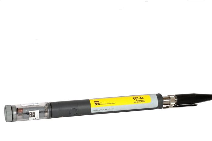 Multiparameter-Sonde: pH, Sauerstoff, Leitfähigkeit und Trübung in einem Gehäuse, ein Bohrloch, mehrere Parameter, ein Wartungs­zyklus.